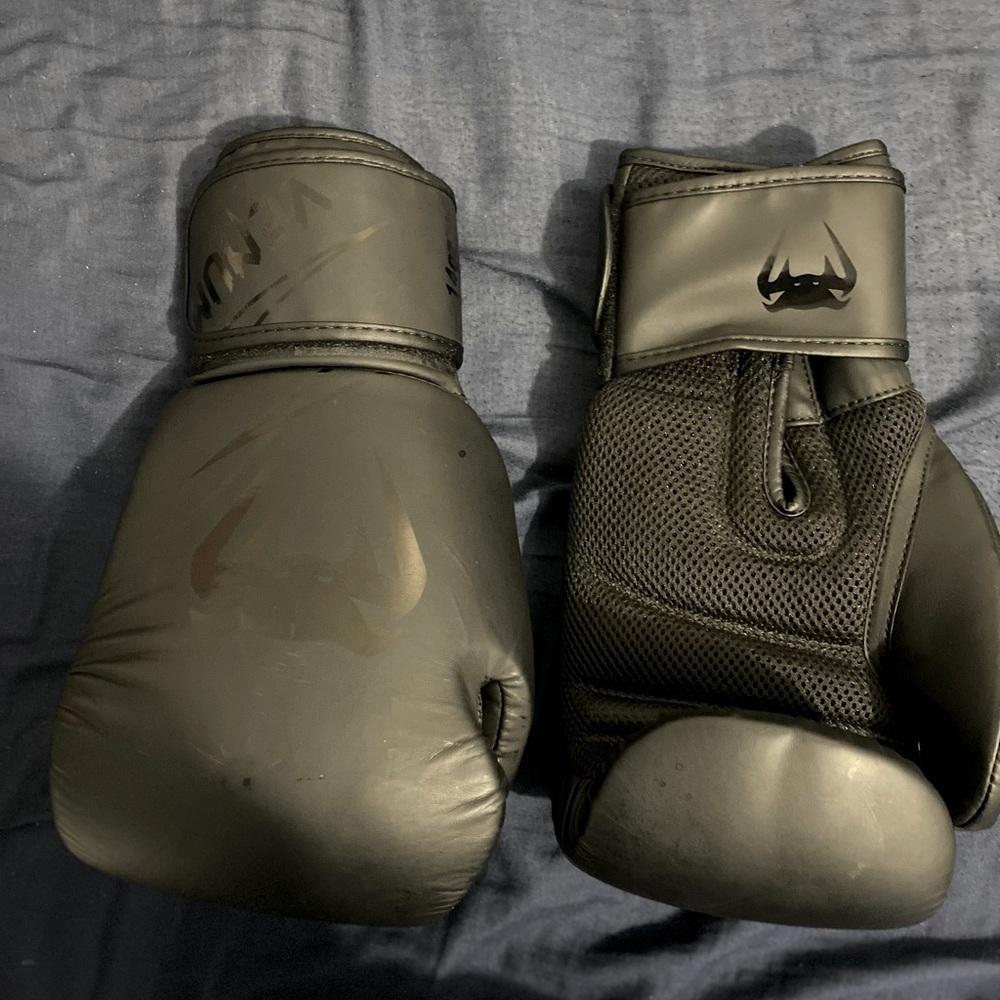 Venom punching bag gloves